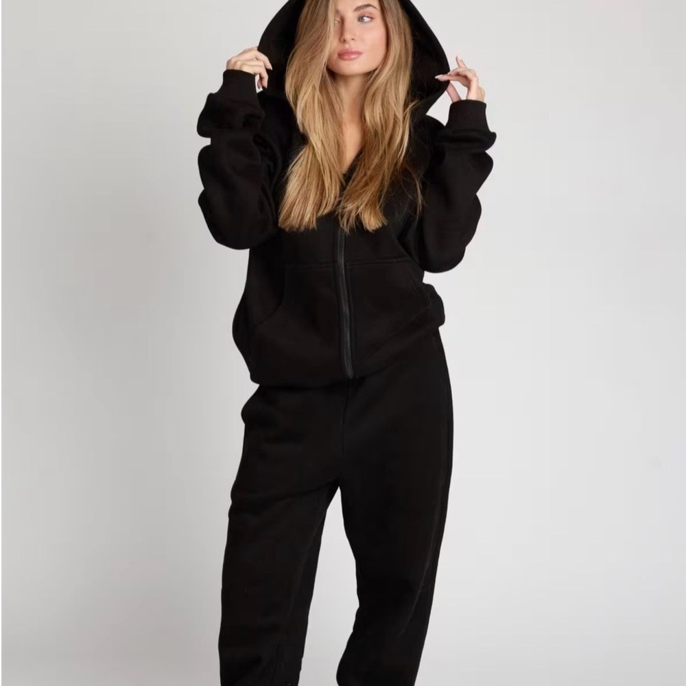 Comfrt Travel Essentials Zip Hoodie